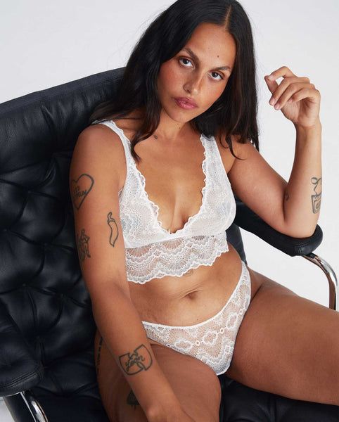 lace-plunge-bralette-top-blanche-50399626592582_600x600.jpg